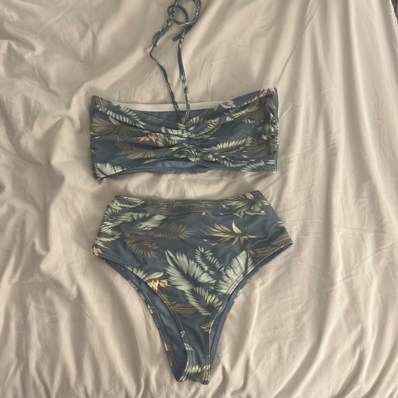 Bikini Set swim top and bottom size Medium - Picture 1 of 7
